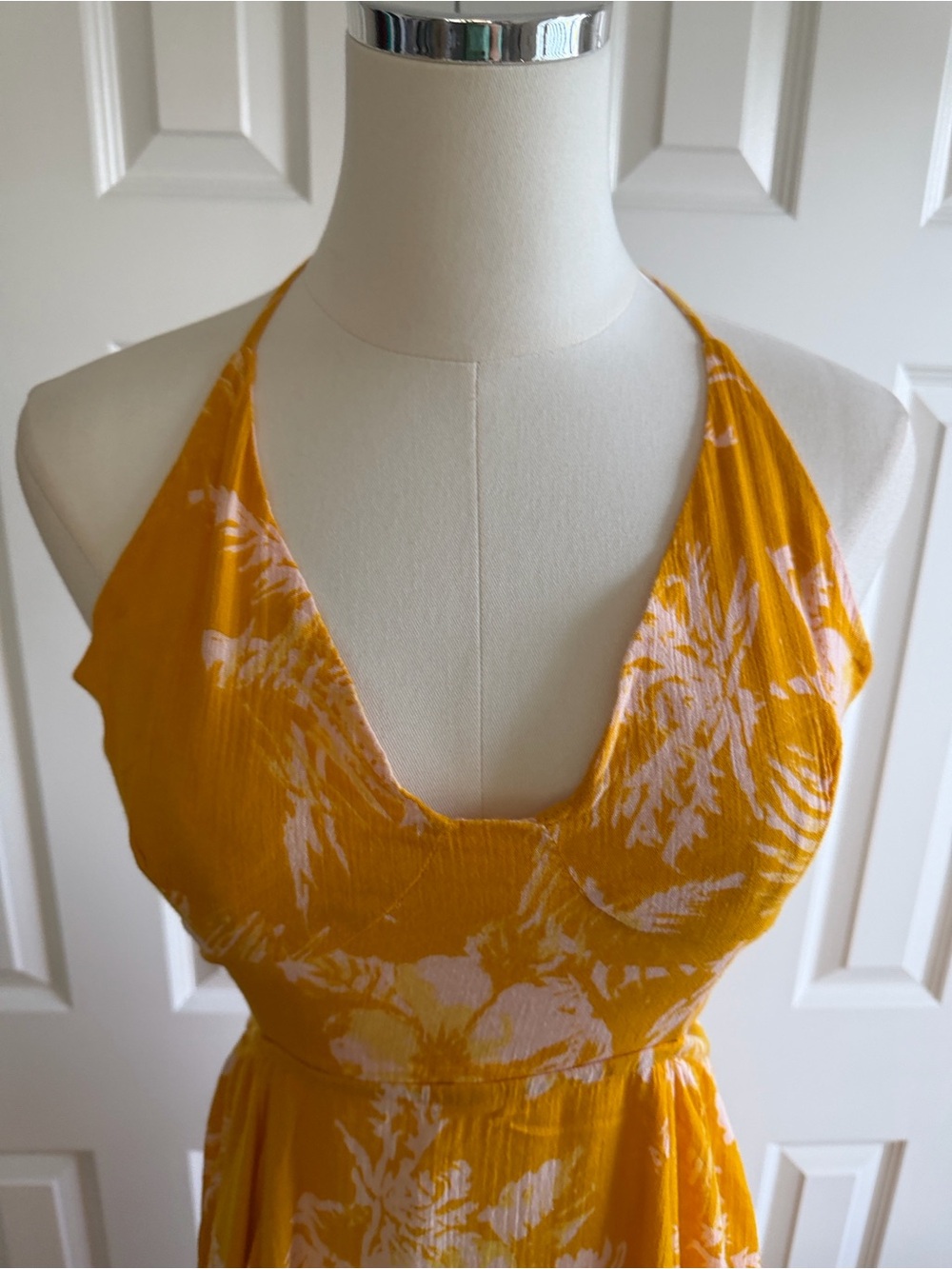 Free People Lille Halter Yellow Floral Dress Boho Open Back Side Cutouts Size S - Picture 4 of 11